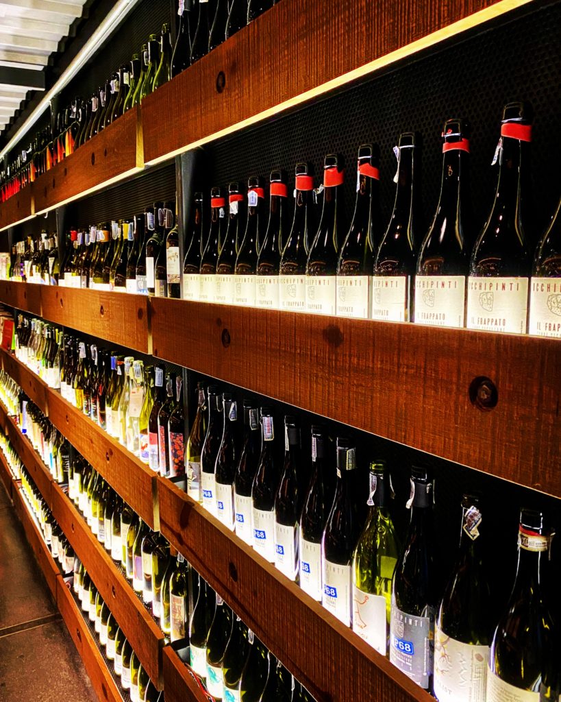 il vino naturale in thailandia bottiglie