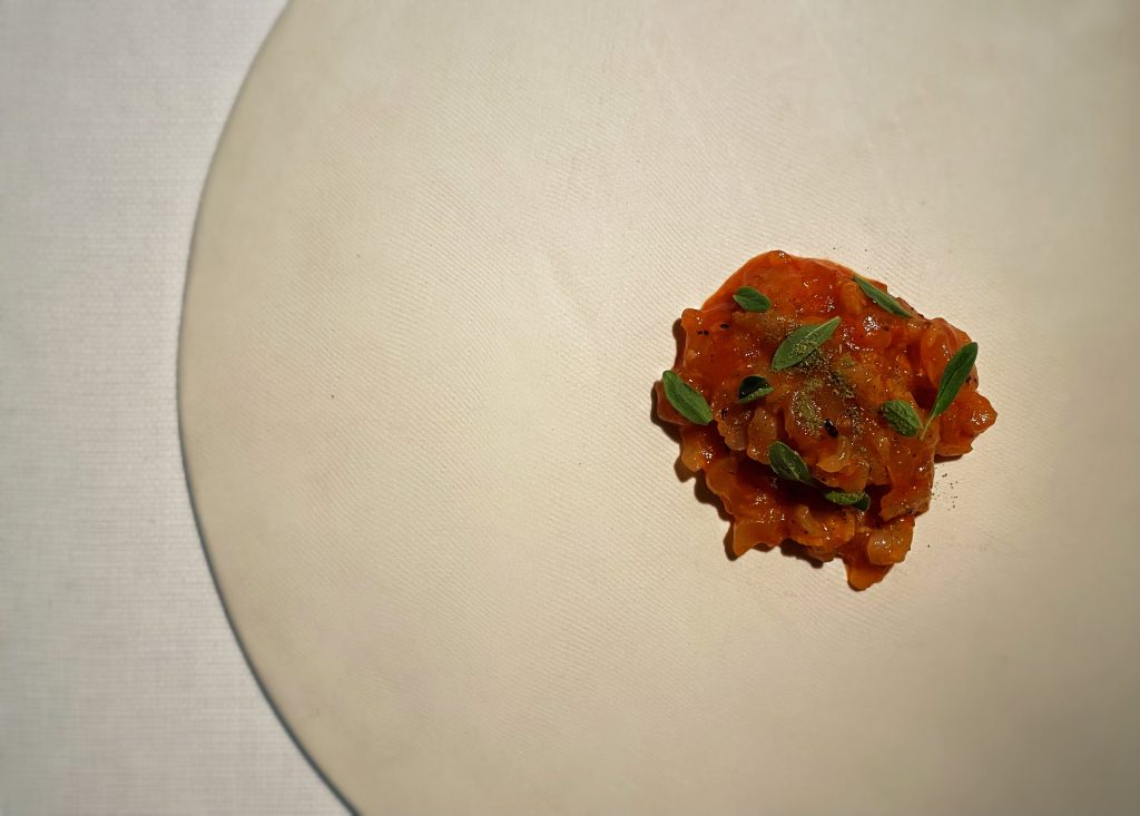 Nervetti di manzo al pomodoro, maggiorana e origano Argine a Venco