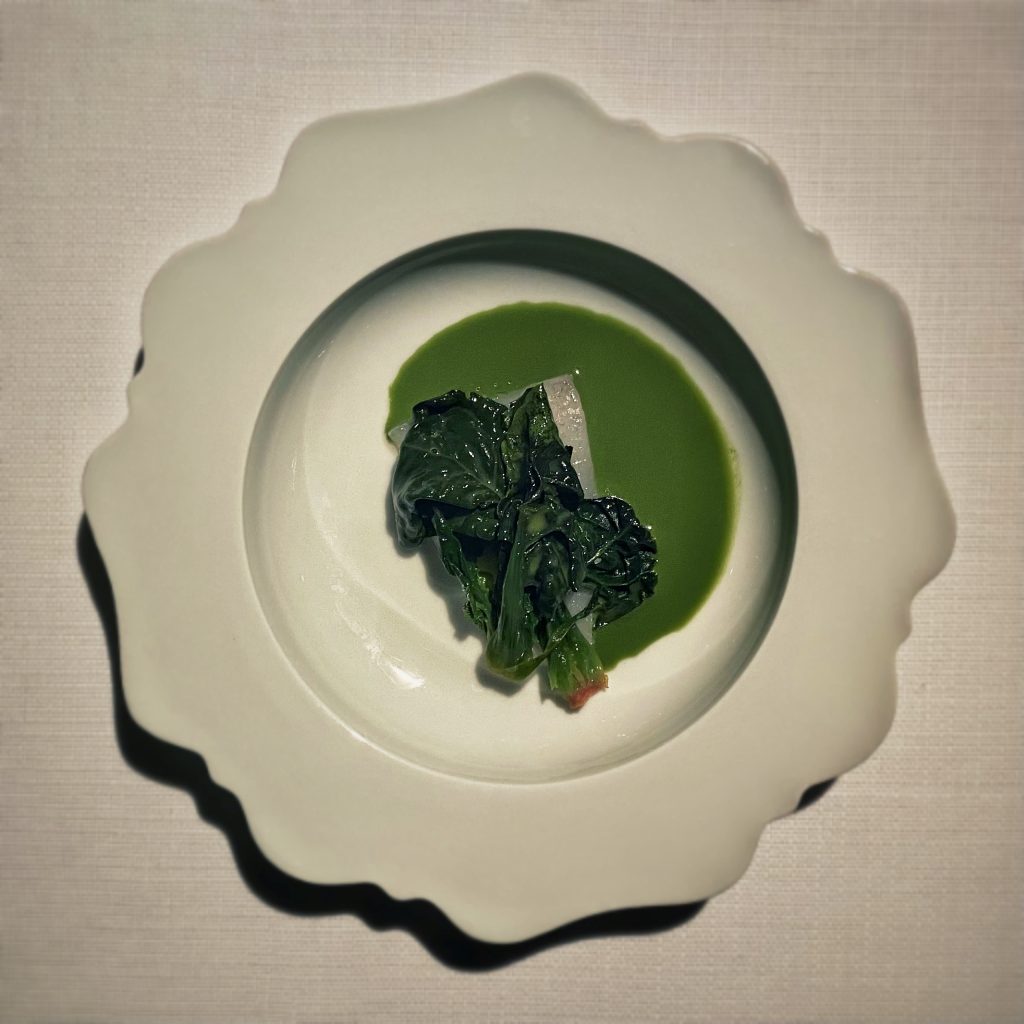 Passera di mare, spinacio e abete