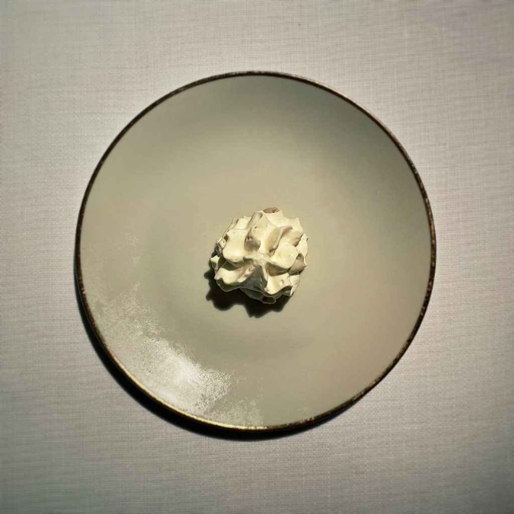 Pre-dessert: Gelato al rosmarino e spuma di lavanda