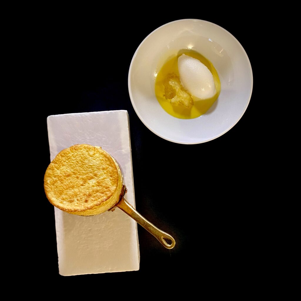 Souffle, crema alla vaniglia e sorbetto al limone - Ristorante Villa Riviera