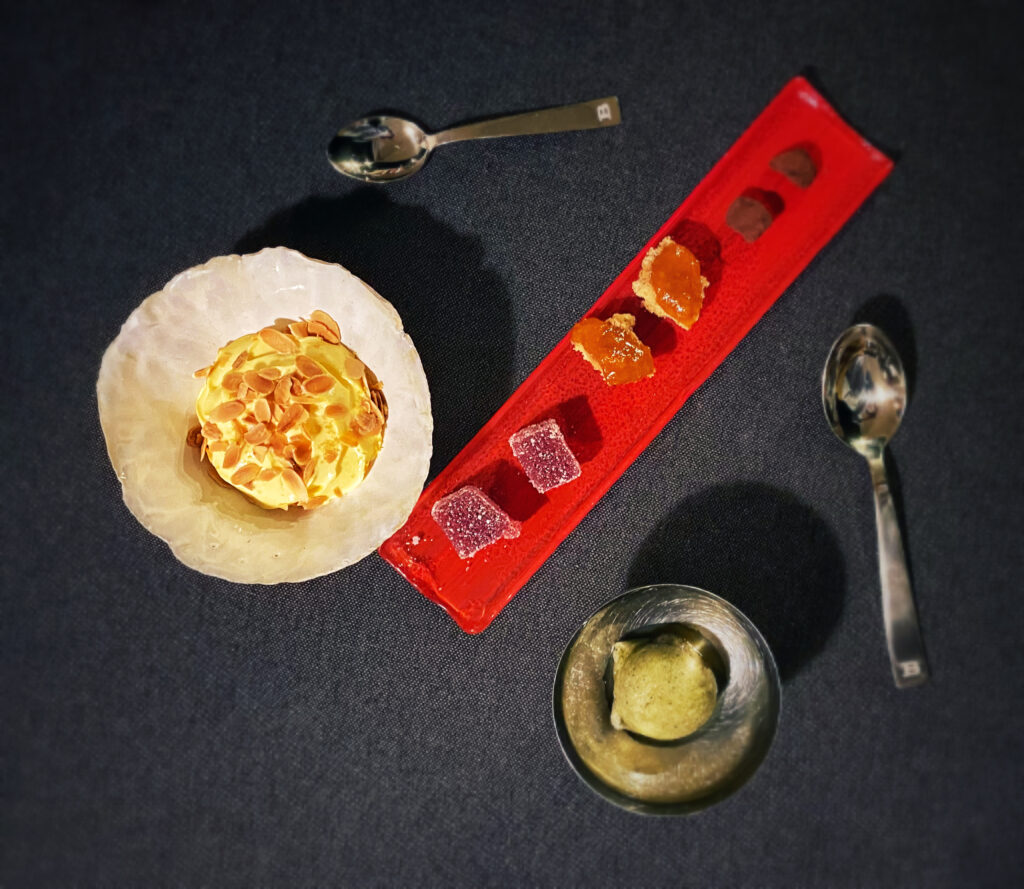 Sorbetto alla menta selvatica Zabaione al (di Bosoni) e mandorle Piccola pasticceria: