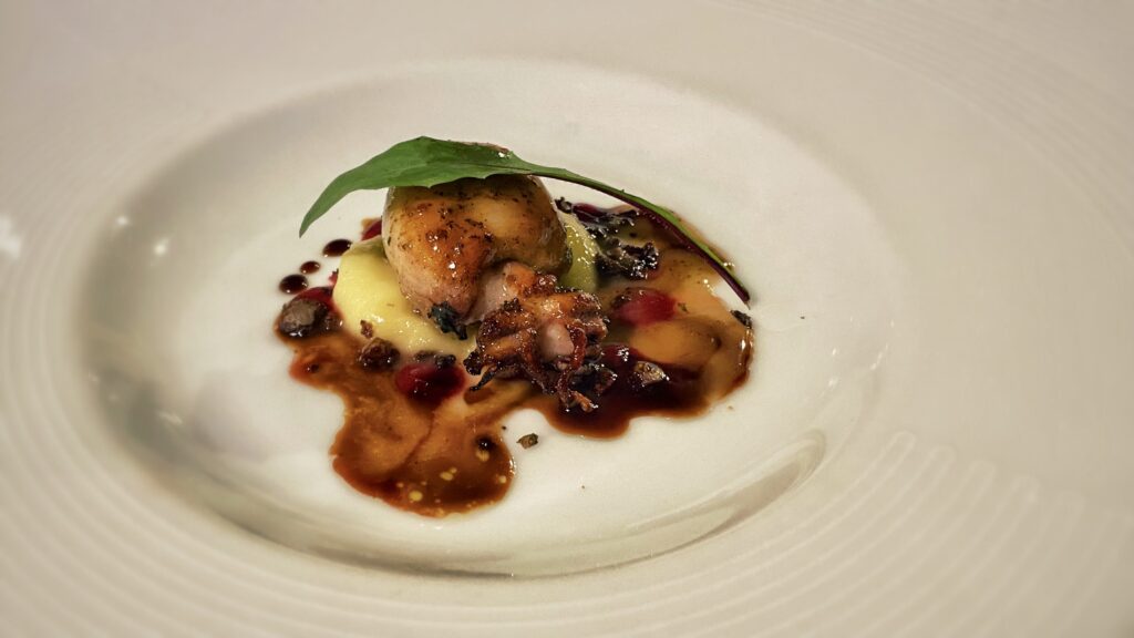 Seppia scarpetta, il ripieno del Cappon Magro, caramello di lische di pesce e rucola antica