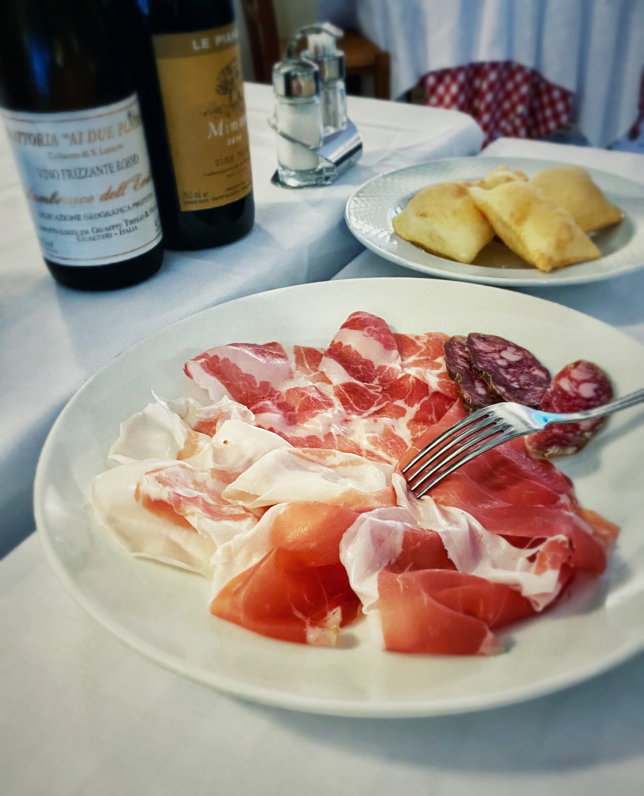 Due Platani trattoria - Antipasto misto di salumi e torta fritta