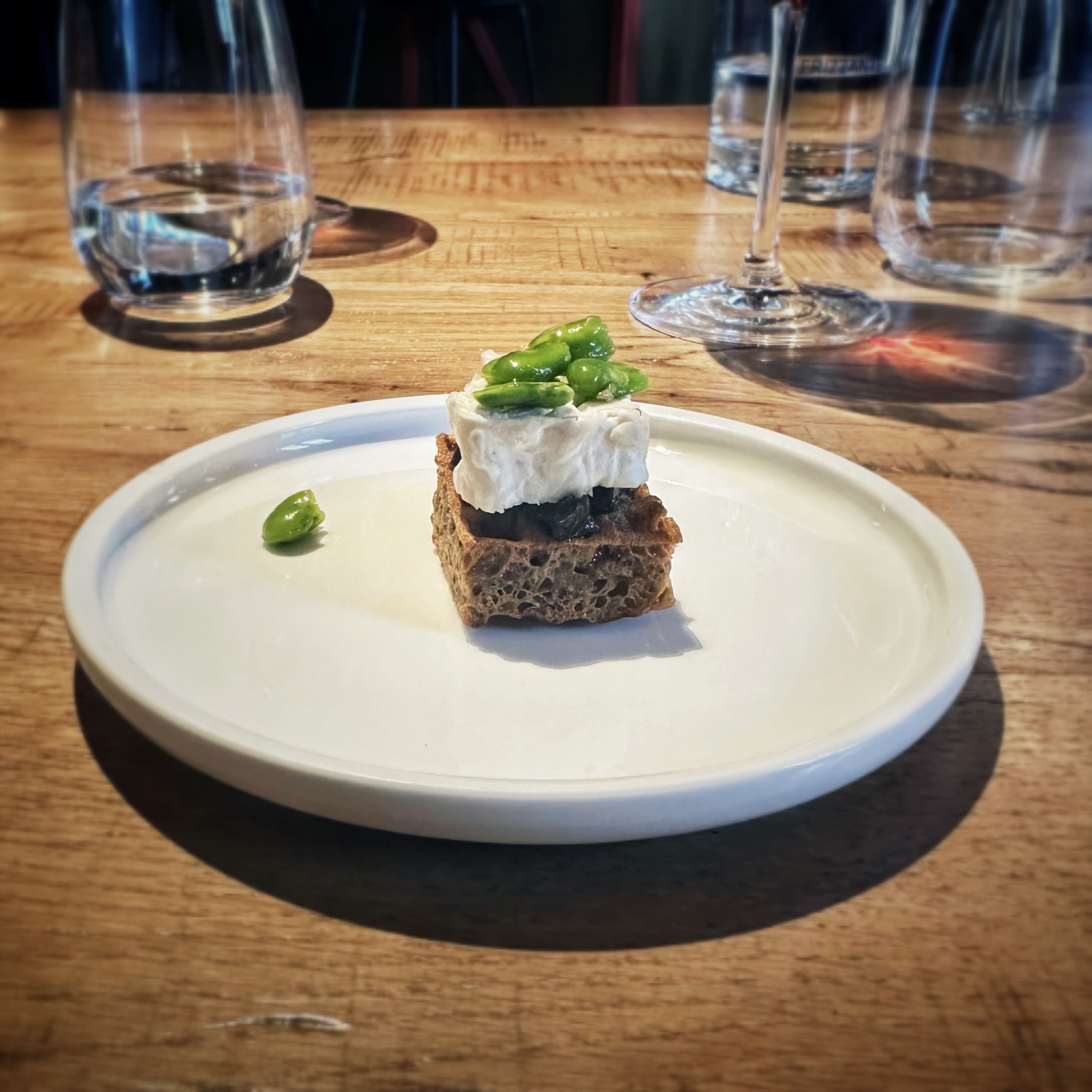 Une ristorante Capodacqua - Formaggio di fave - Giulio Gigli - Enoplane.com