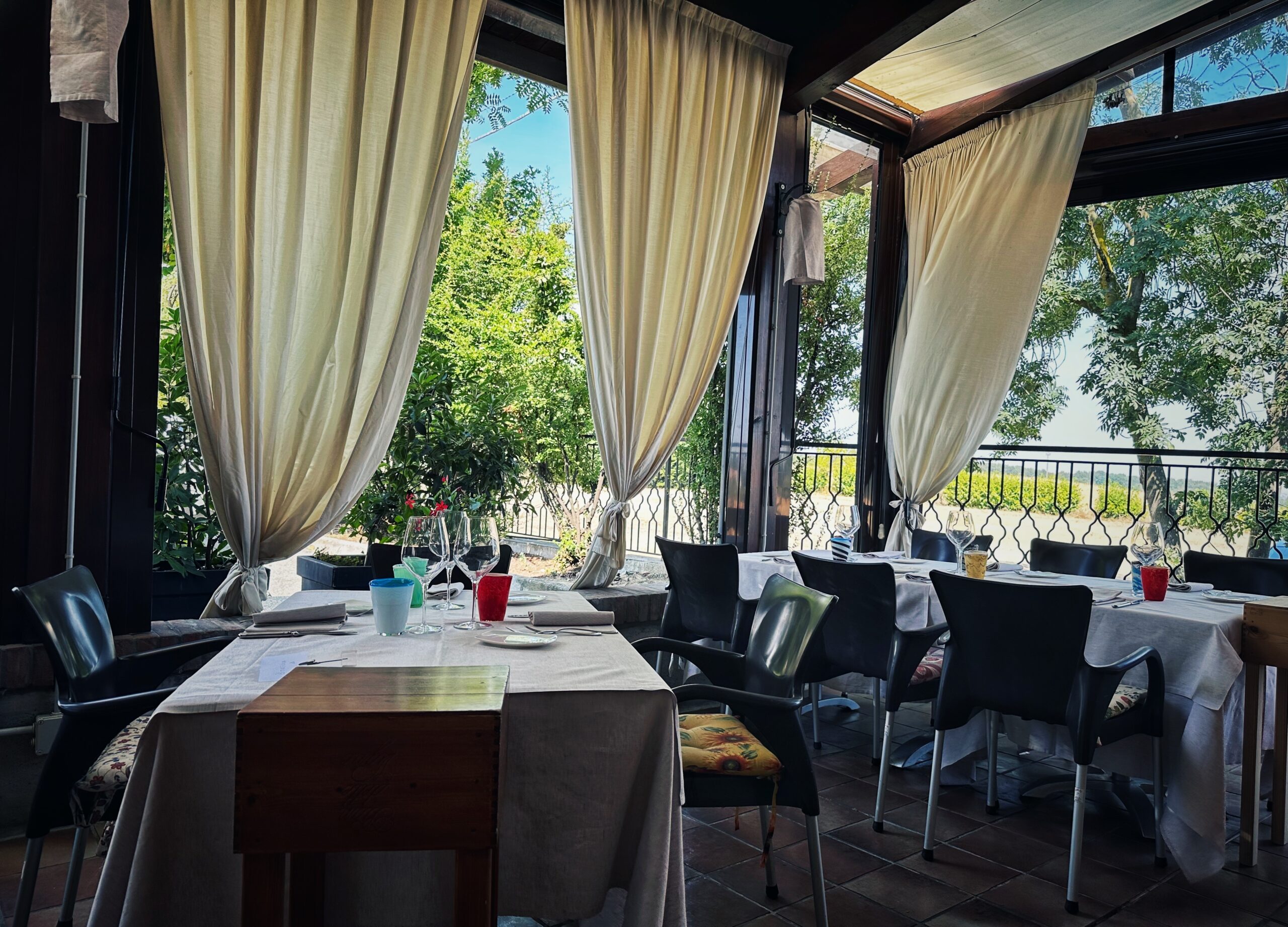 Ristorante Da Faccini: paradiso dei salumi a Castell'Arquato può bastare? - Veranda