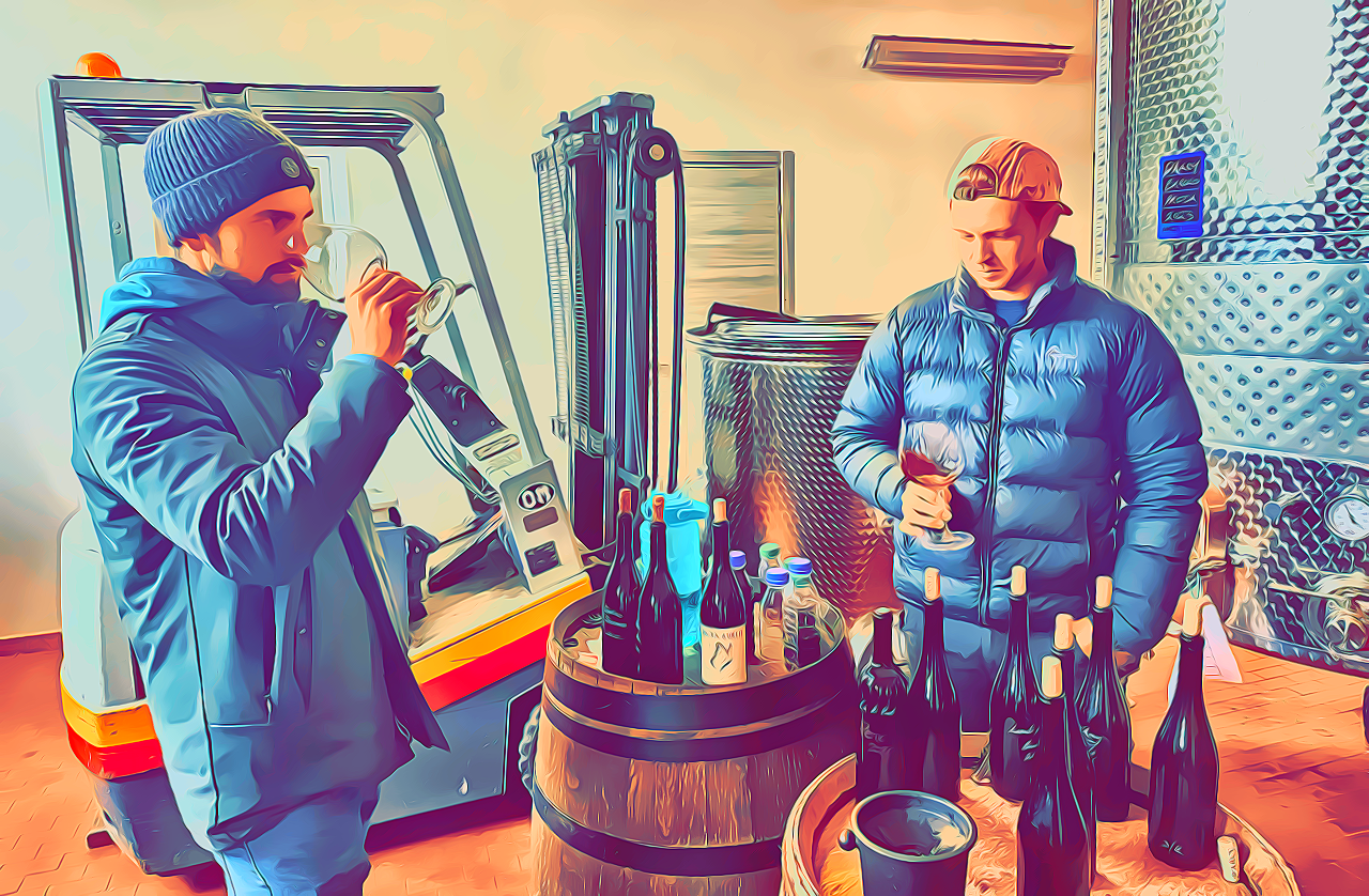 VAIRA AURELJ + D’ARCY: sentire il vento che cambia a BAROLO attraverso una visita in cantina - Cover