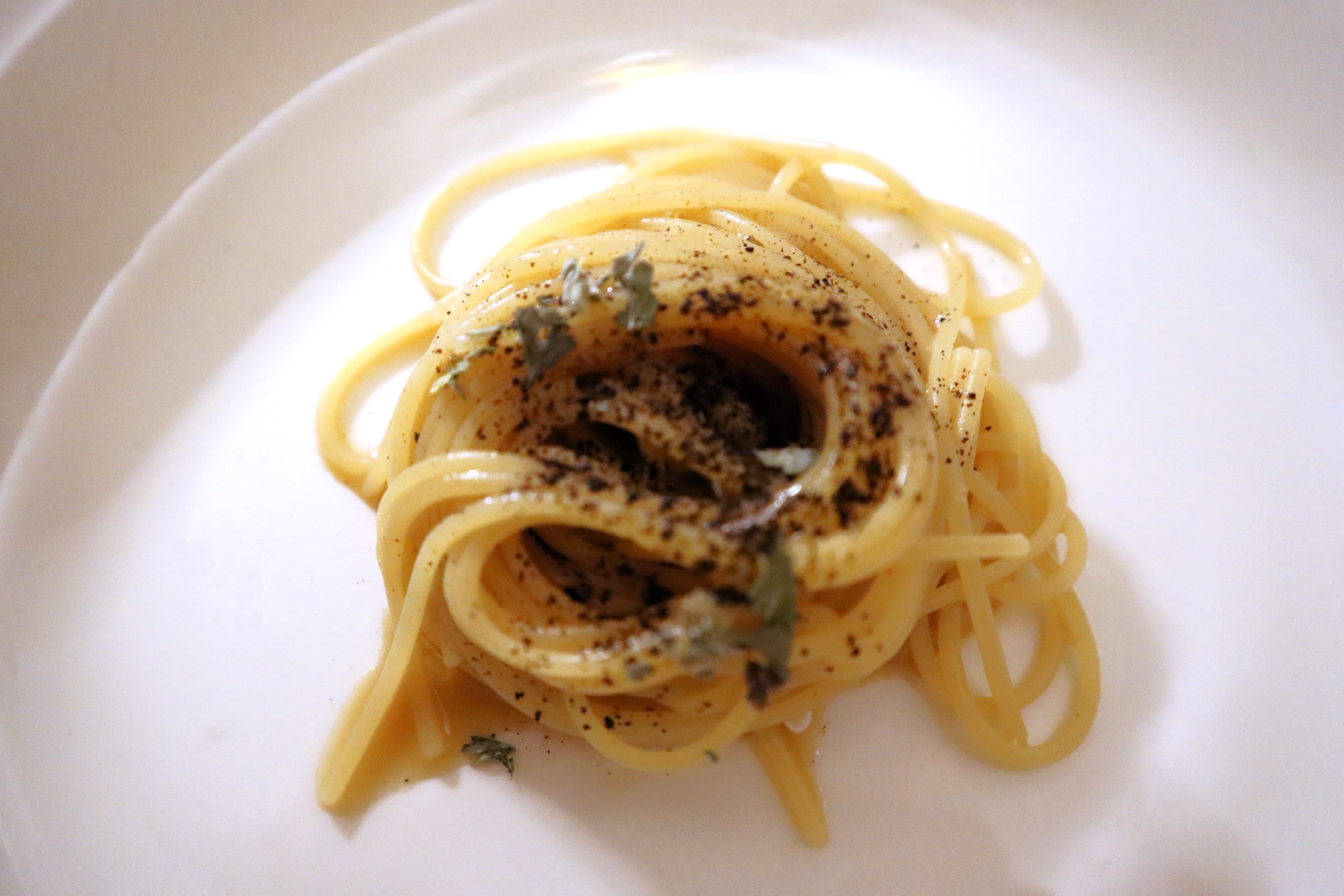 Musica da Tavola #18: SUSTANZA (Napoli) - Fotografie dal menù LUNGO CORSO - Spaghettino