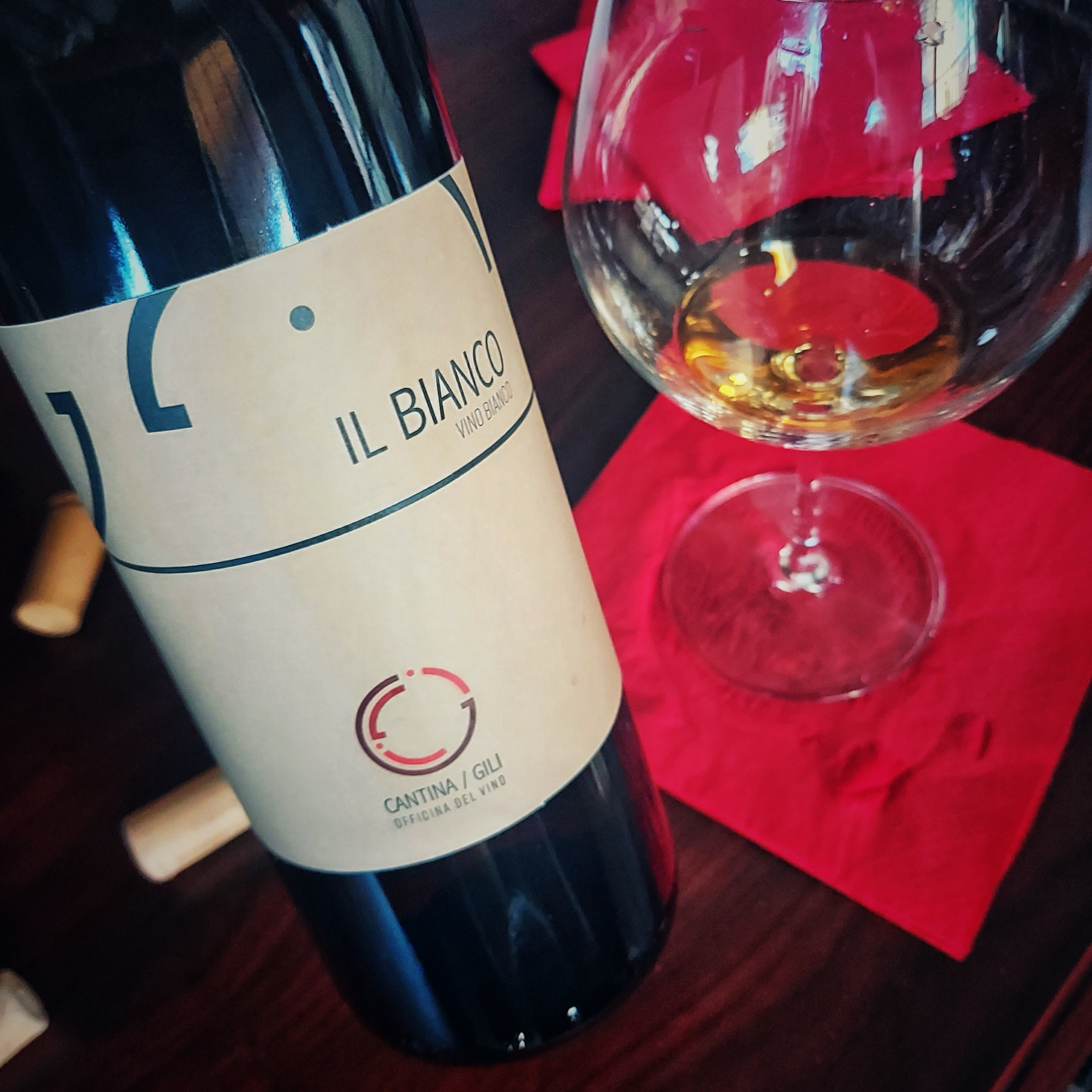 Luca Gili e la sua OFFICINA DEL VINO - Bianco