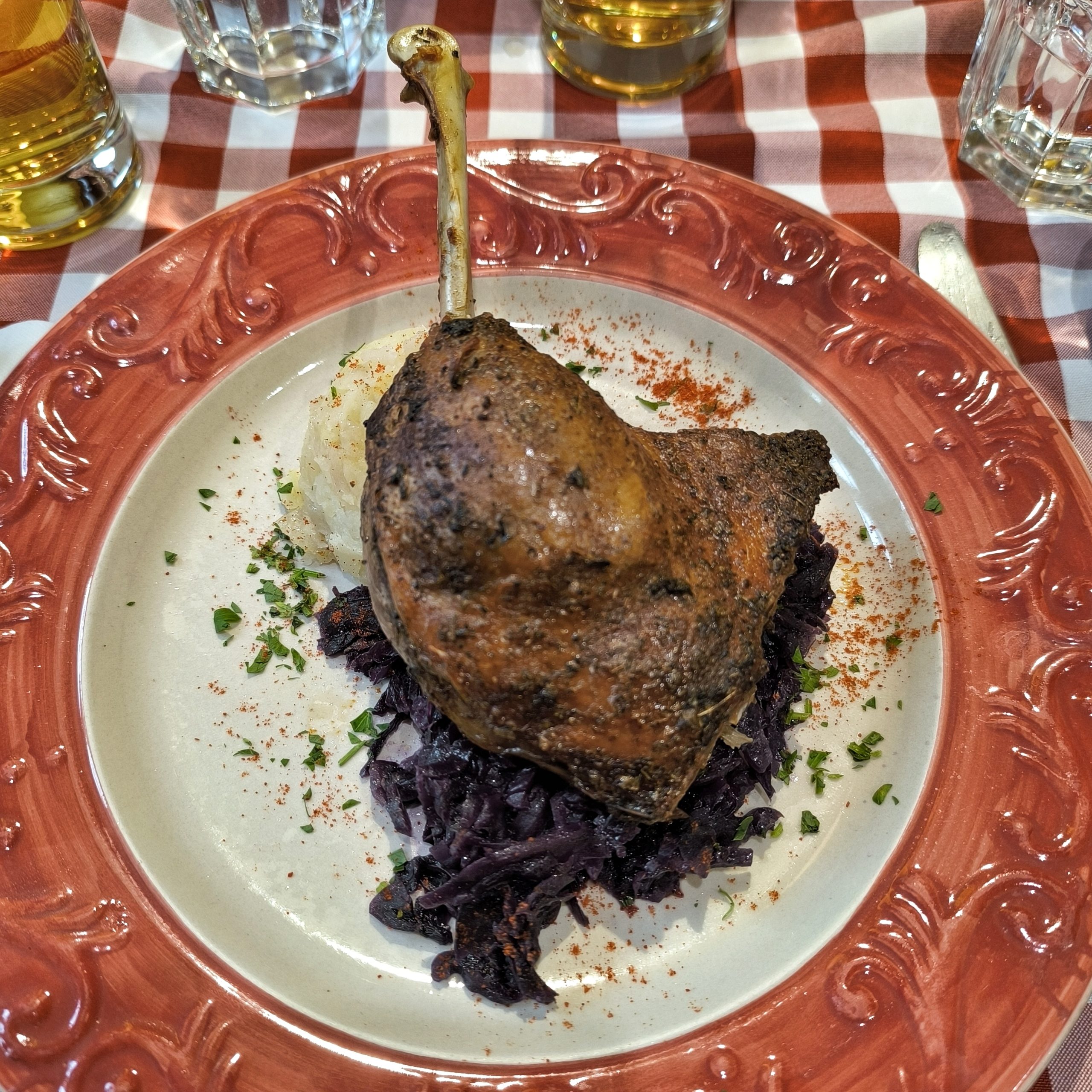 Perché anche tu dovresti perderti a BUDAPEST tra neo-bistrot, trattorie, vino naturale e... - Coscia d'anatra