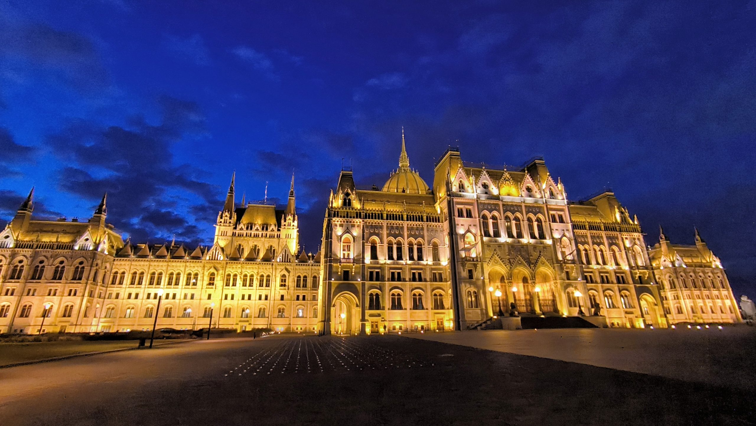 Perché anche tu dovresti perderti a BUDAPEST tra neo-bistrot, trattorie, vino naturale e... - Parlamento