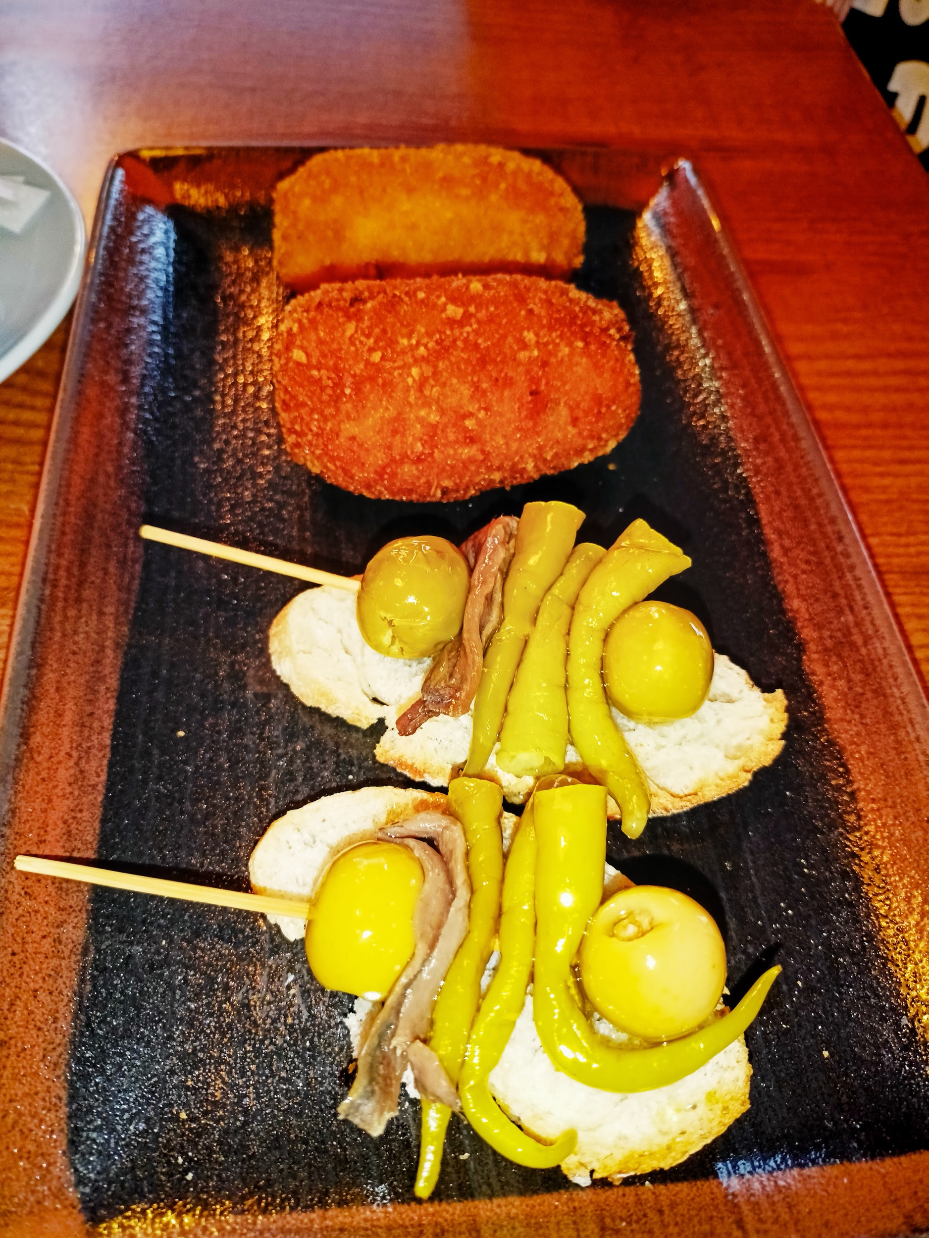 La battaglia dei PINTXOS: piccola guida ai PAESI BASCHI per mangiatori che non conoscono la paura