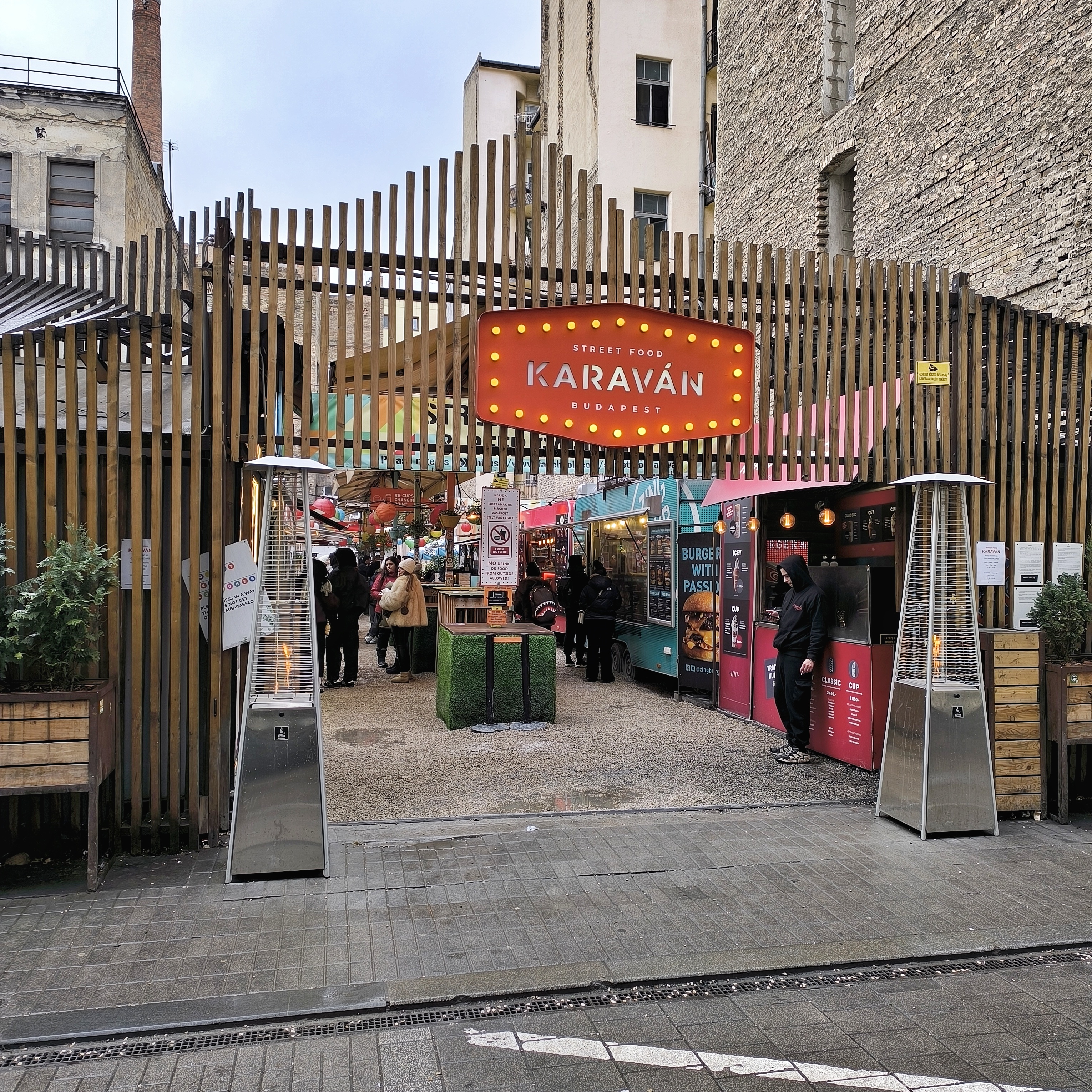 Perché anche tu dovresti perderti a BUDAPEST tra neo-bistrot, trattorie, vino naturale e… #2 - Karavan Street Food