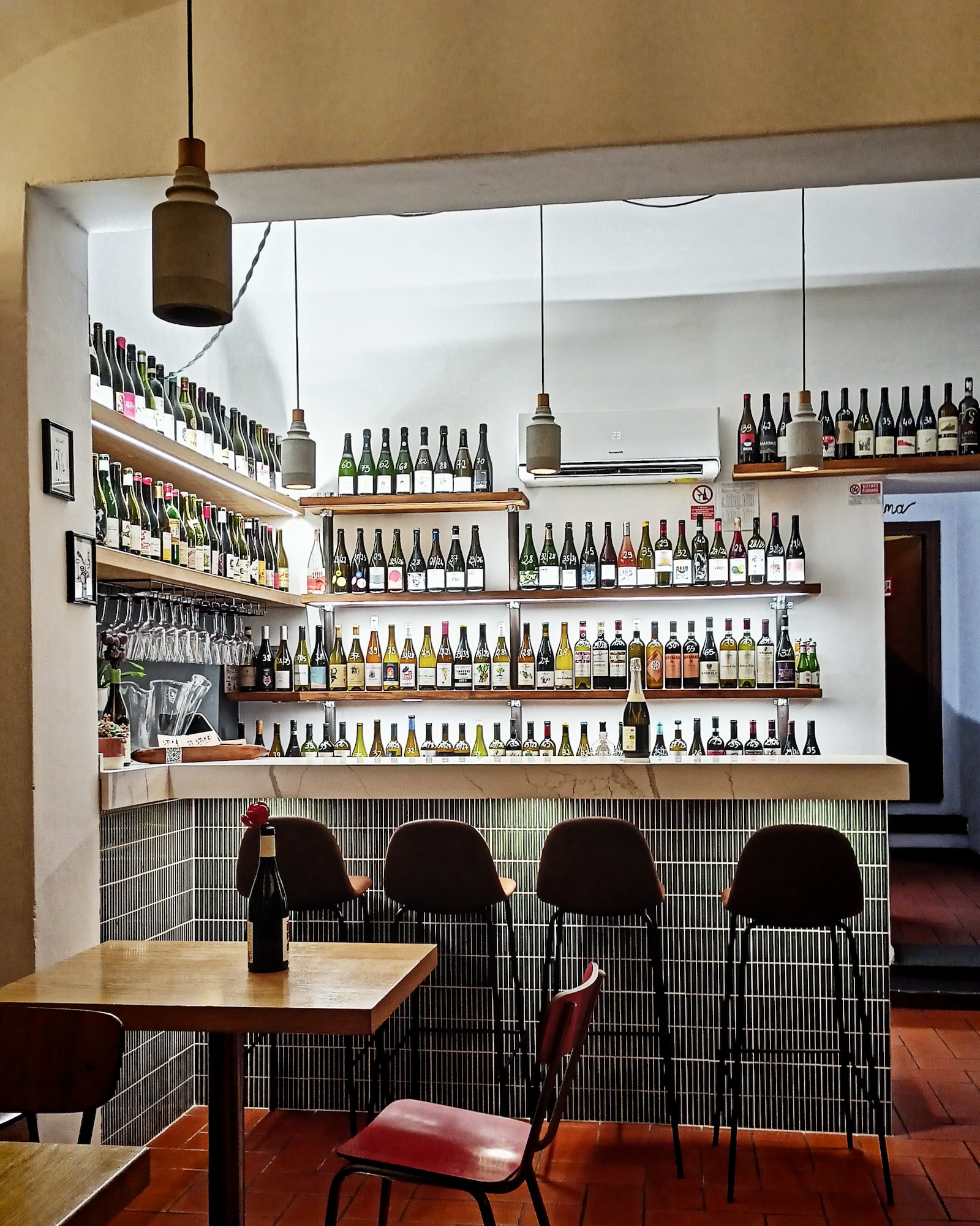 #NuoveAperture: STURA Vino & Companatico, un’enoteca che splende in quel di Prato - Interno