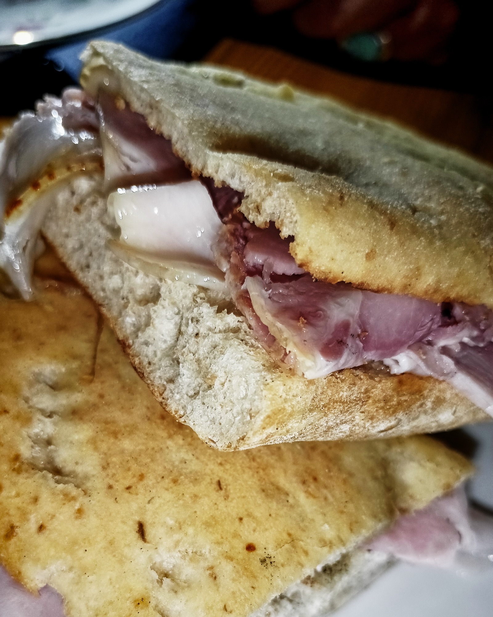 #NuoveAperture: STURA Vino & Companatico, un’enoteca che splende in quel di Prato - Focaccia barese