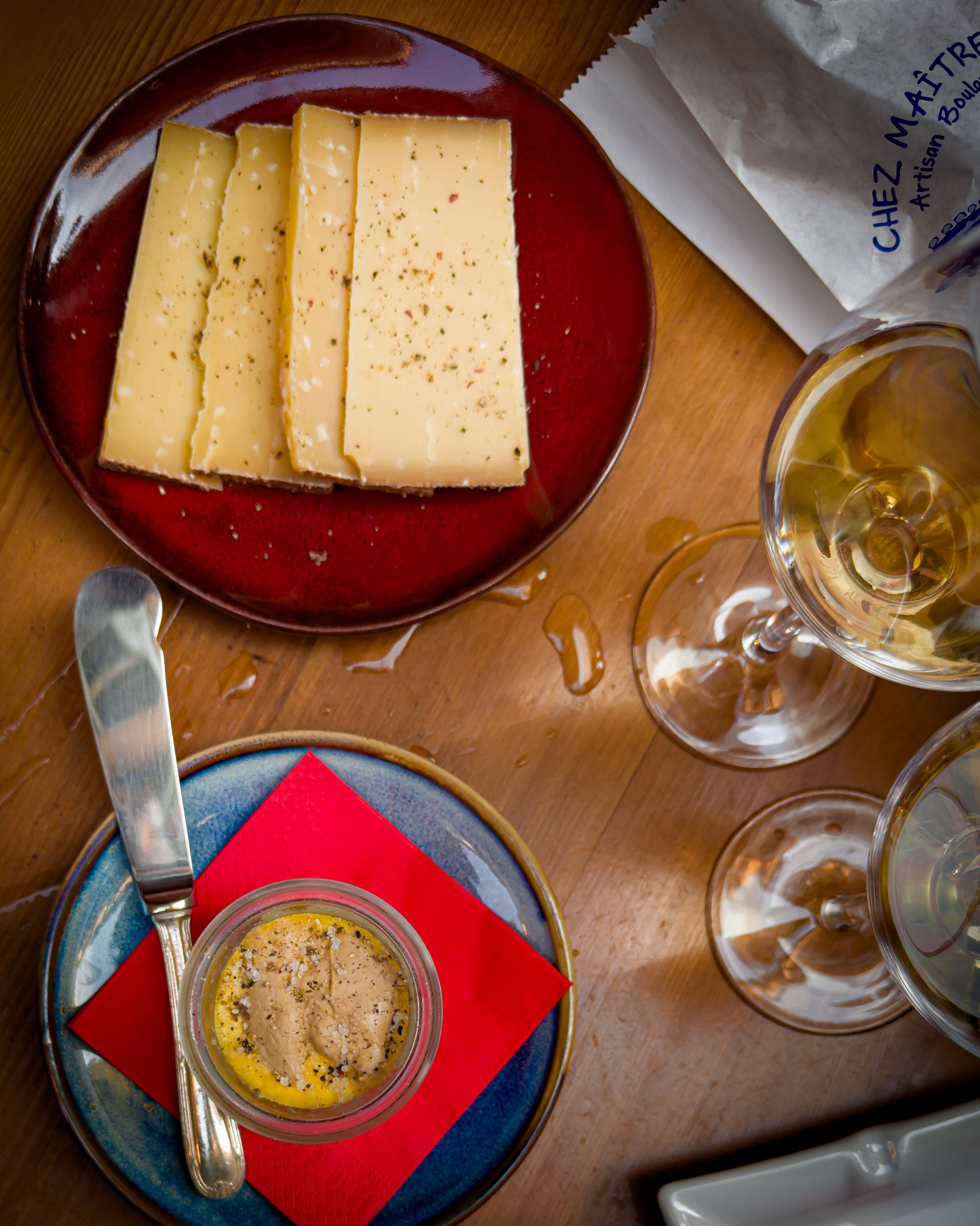 Perché questi 3 BAR-À-VIN di NIZZA funzionano così bene - BERCO e.. - Comté e foie gras