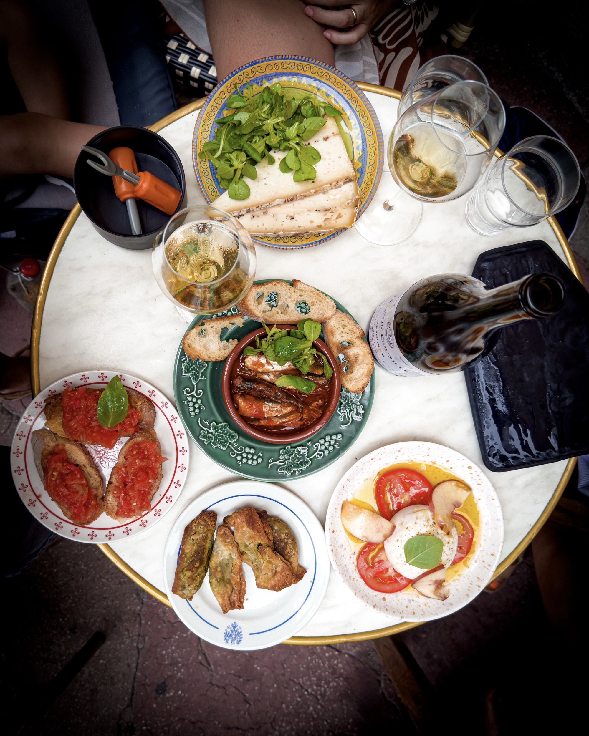 Perché questi 3 BAR-À-VIN di Nizza funzionano così bene #2 - CAFÉ DES AMIS e LA TREILLE - Cibo