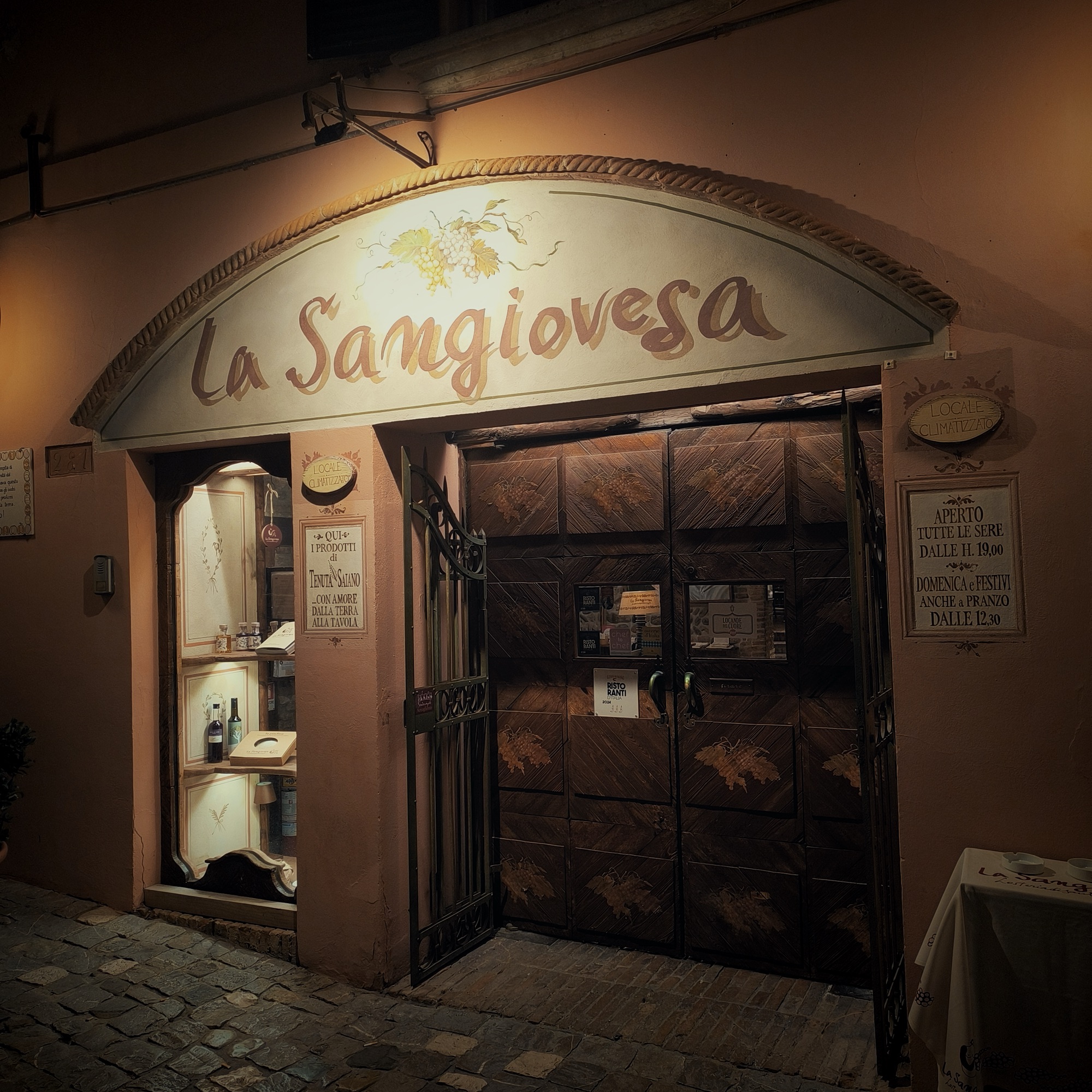 Un CONSIGLIO da amico? Passeggiatina a Santarcangelo di Romagna, poi mangiatona a LA SANGIOVESA