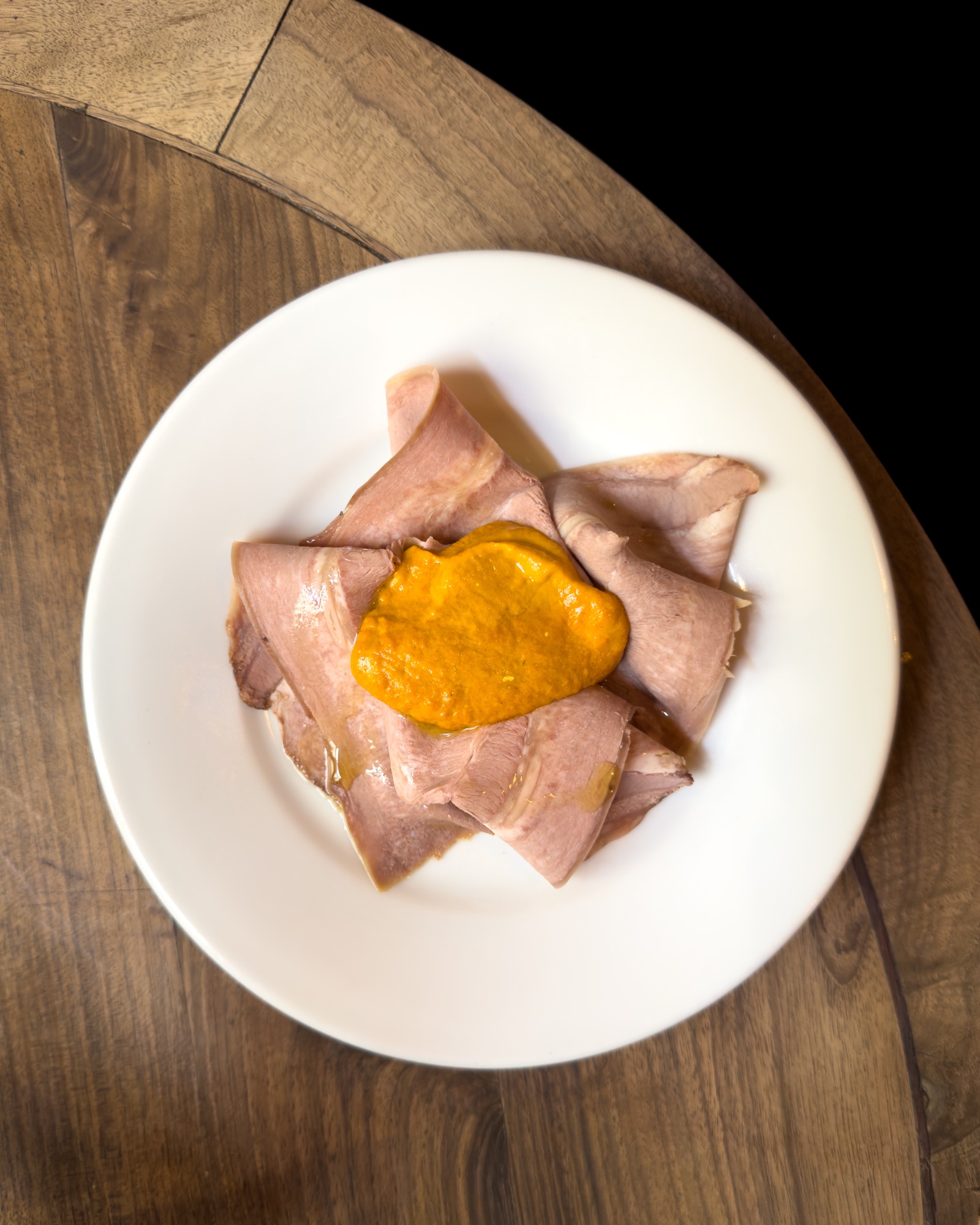 CAFFÈ DELL'OROLOGIO: l’ode non à la mode alla resistenza di una piola a San Salvario - Lingua CAFFÈ DELL'OROLOGIO: l’ode non à la mode alla resistenza di una piola a San Salvario - Lingua