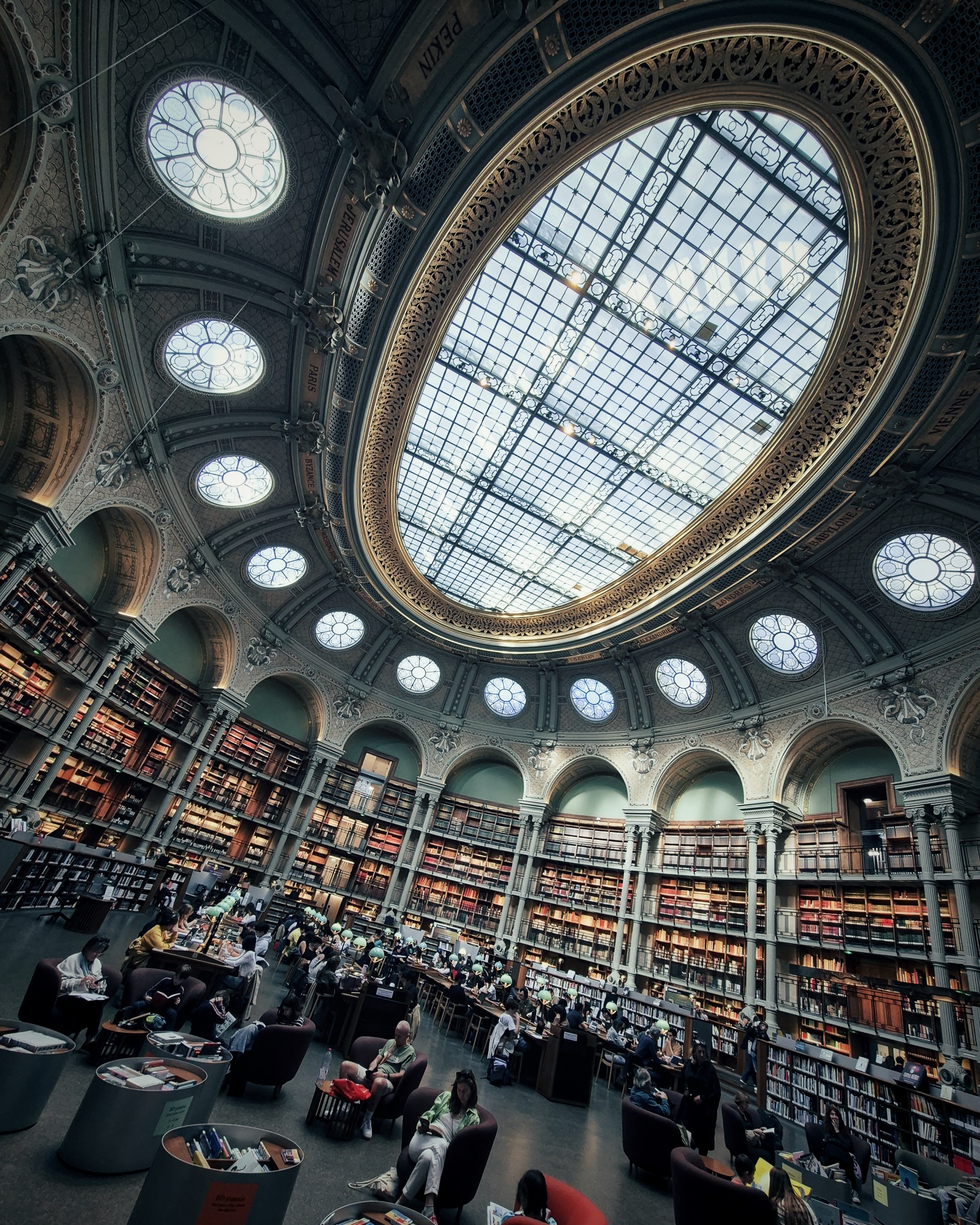 Parigi no HYPE: una non-guida - Biblioteca